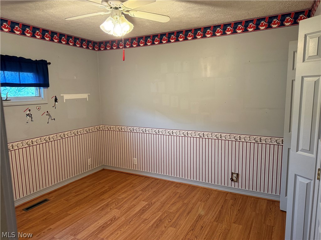10083 Stillwater Road SE Uhrichsville OH 44683