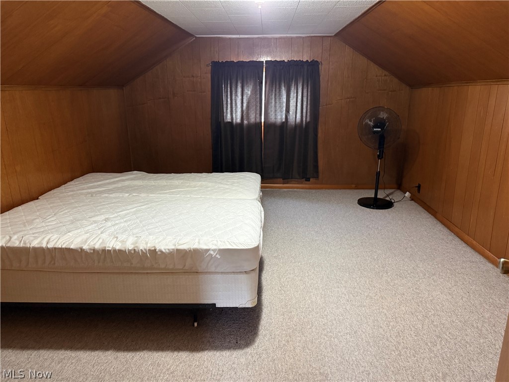 10083 Stillwater Road SE Uhrichsville OH 44683
