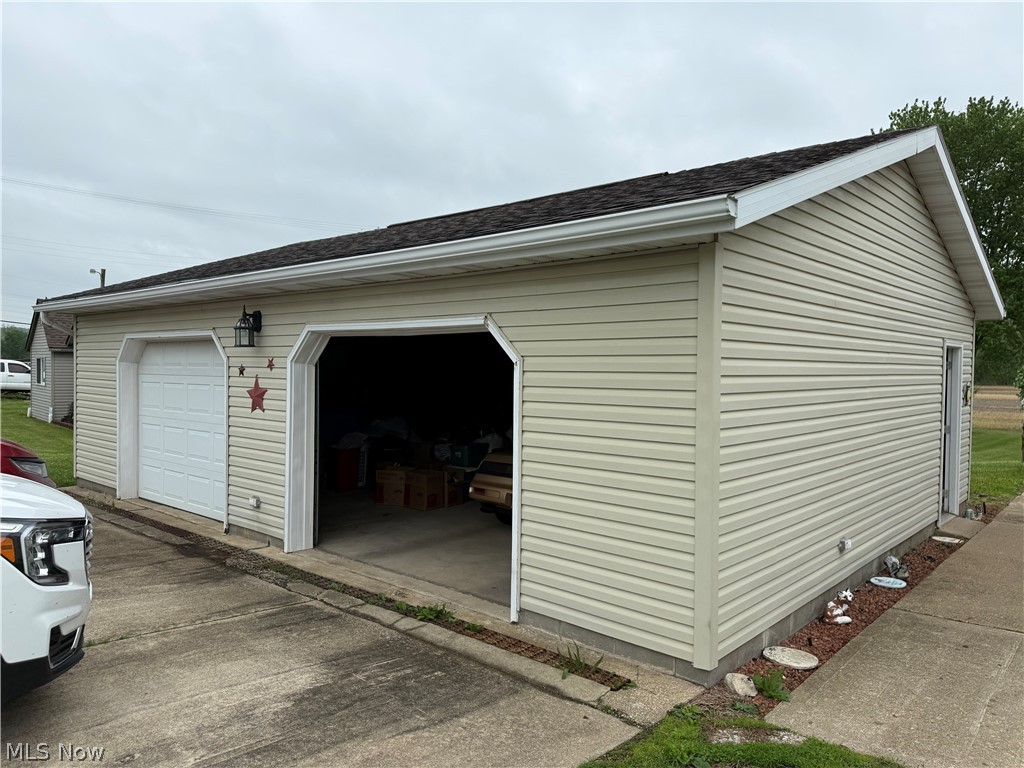 10083 Stillwater Road SE Uhrichsville OH 44683