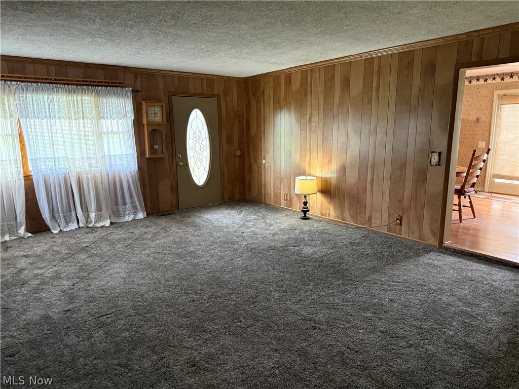 10083 Stillwater Road SE Uhrichsville OH 44683
