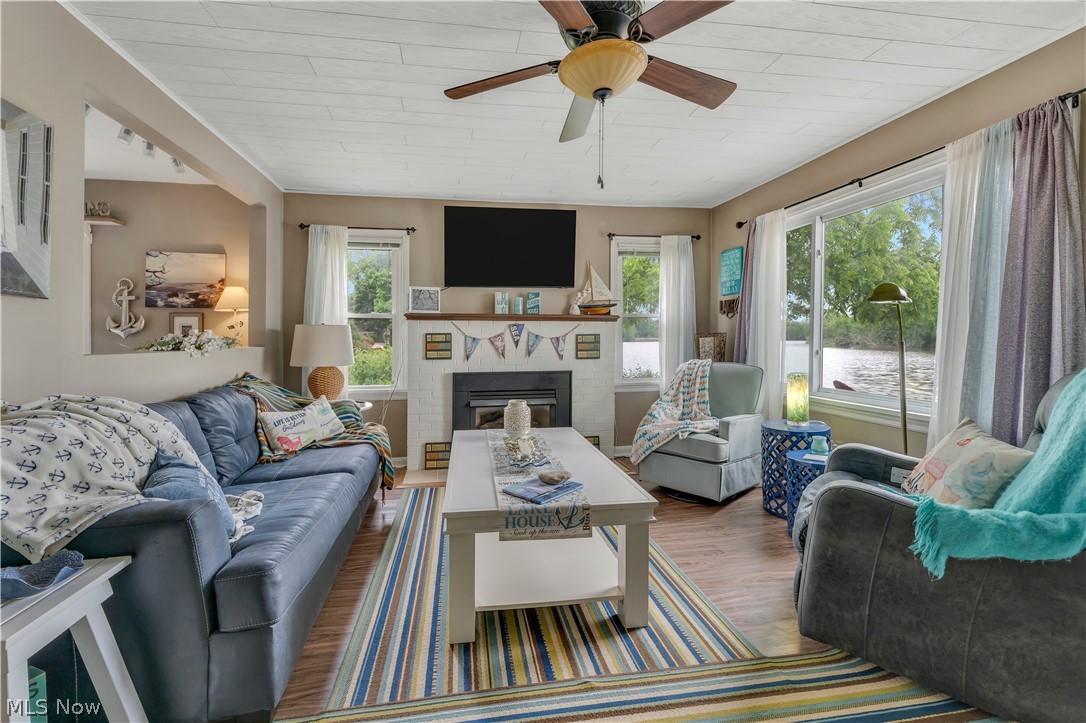 27233 Lake Point Drive Beloit OH 44609