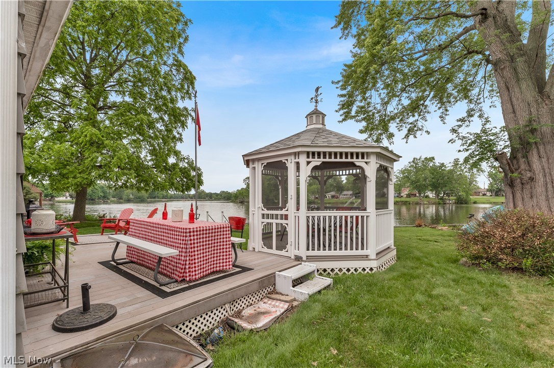 27233 Lake Point Drive Beloit OH 44609