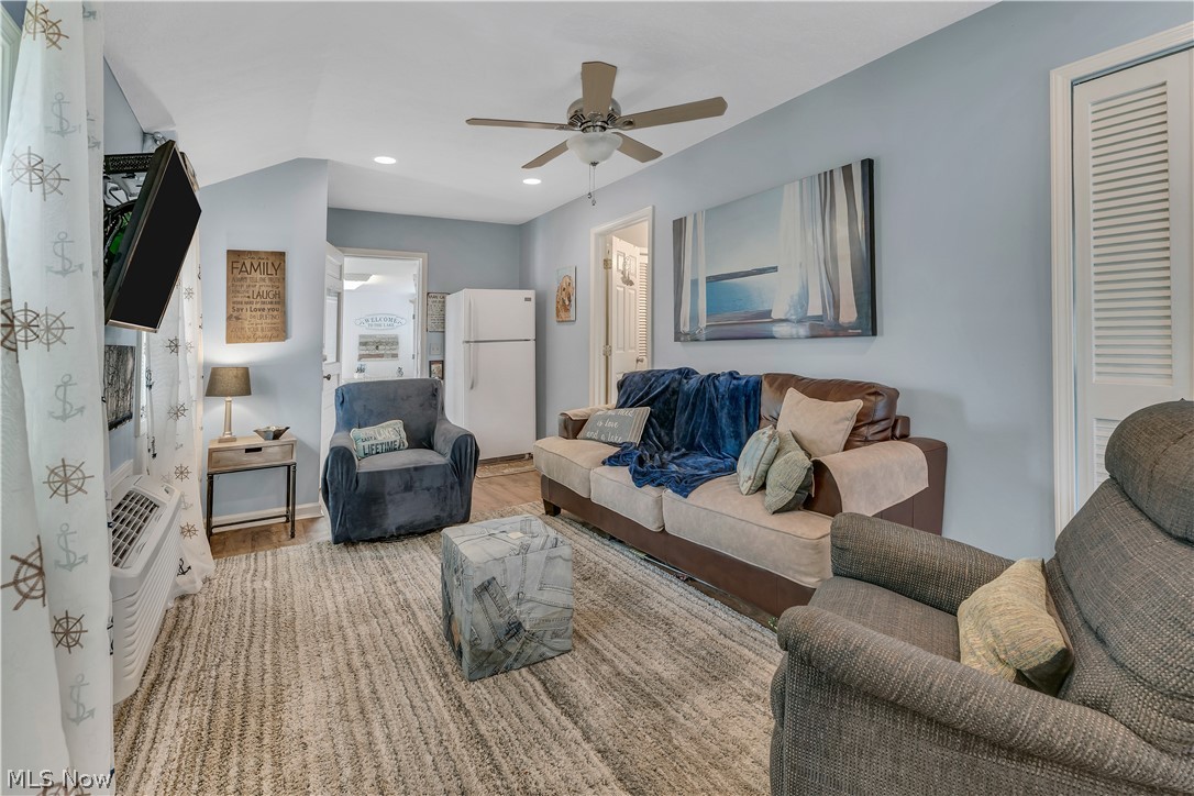 27233 Lake Point Drive Beloit OH 44609