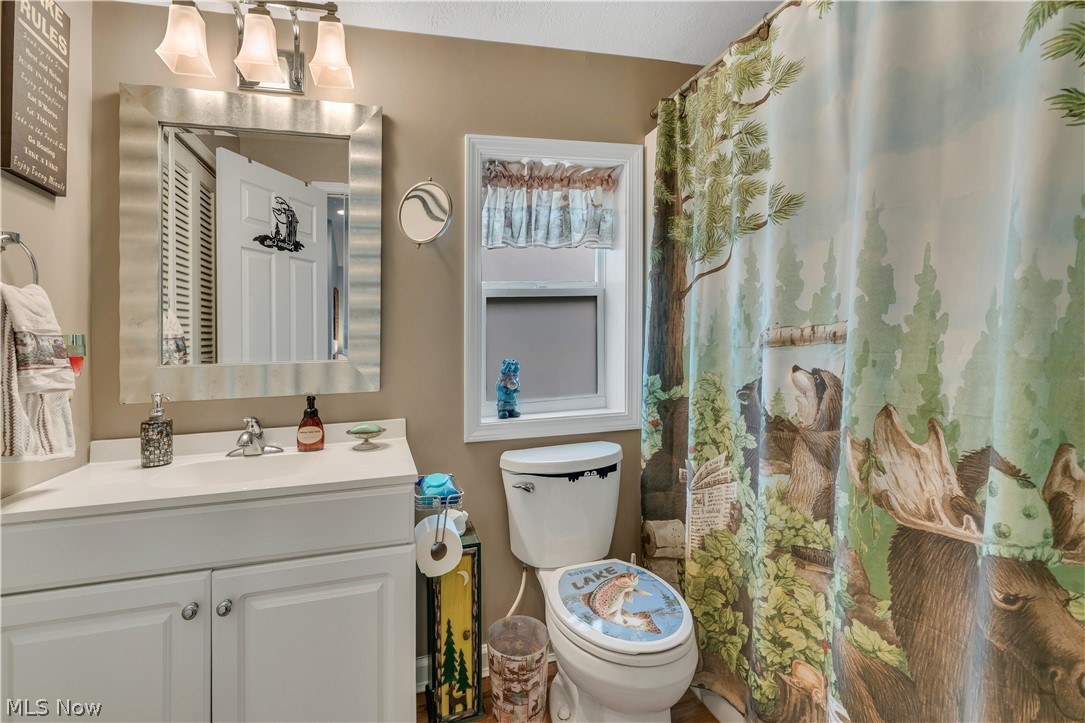 27233 Lake Point Drive Beloit OH 44609