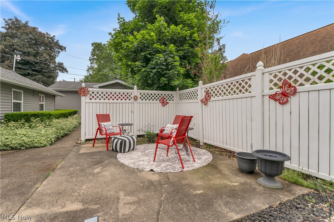 27233 Lake Point Drive Beloit OH 44609