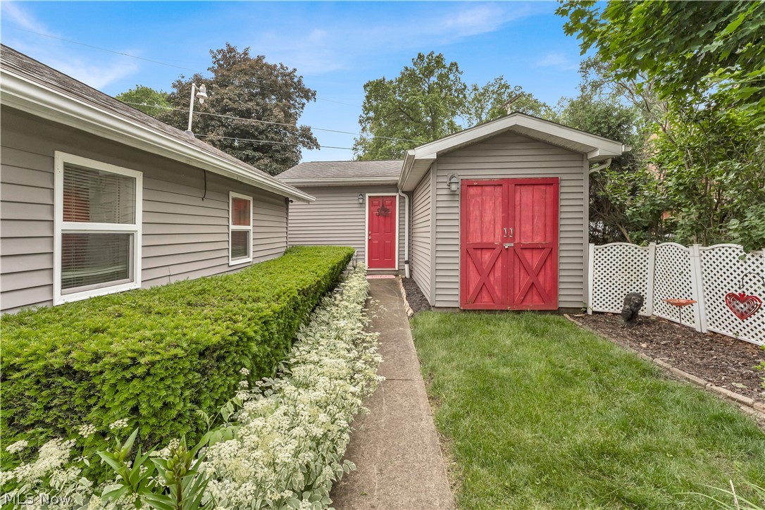 27233 Lake Point Drive Beloit OH 44609