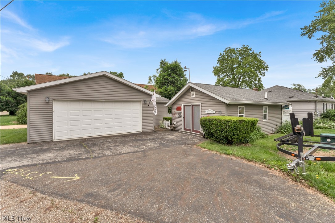 27233 Lake Point Drive Beloit OH 44609