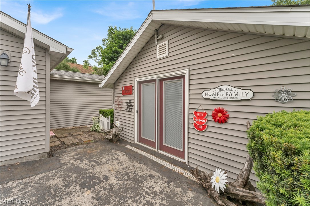 27233 Lake Point Drive Beloit OH 44609