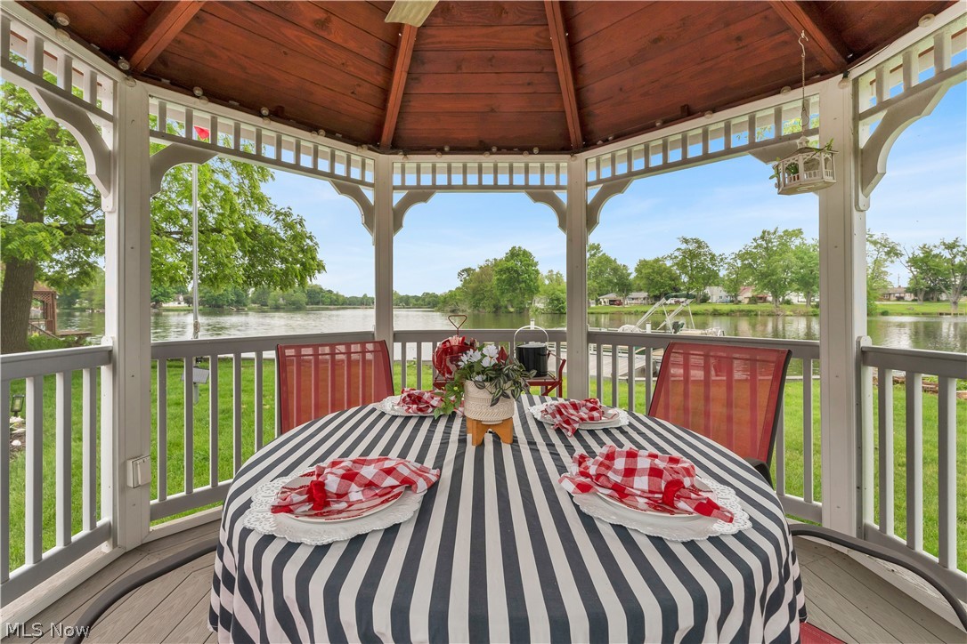 27233 Lake Point Drive Beloit OH 44609