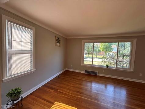 4856 Edsal Drive Lyndhurst OH 44124