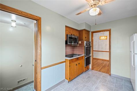 1978 Bassett Road Westlake OH 44145