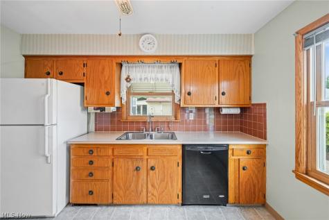 1978 Bassett Road Westlake OH 44145