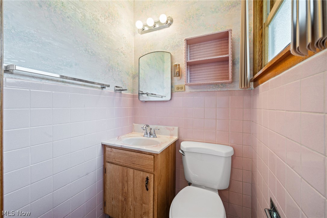 1978 Bassett Road Westlake OH 44145