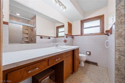 1978 Bassett Road Westlake OH 44145