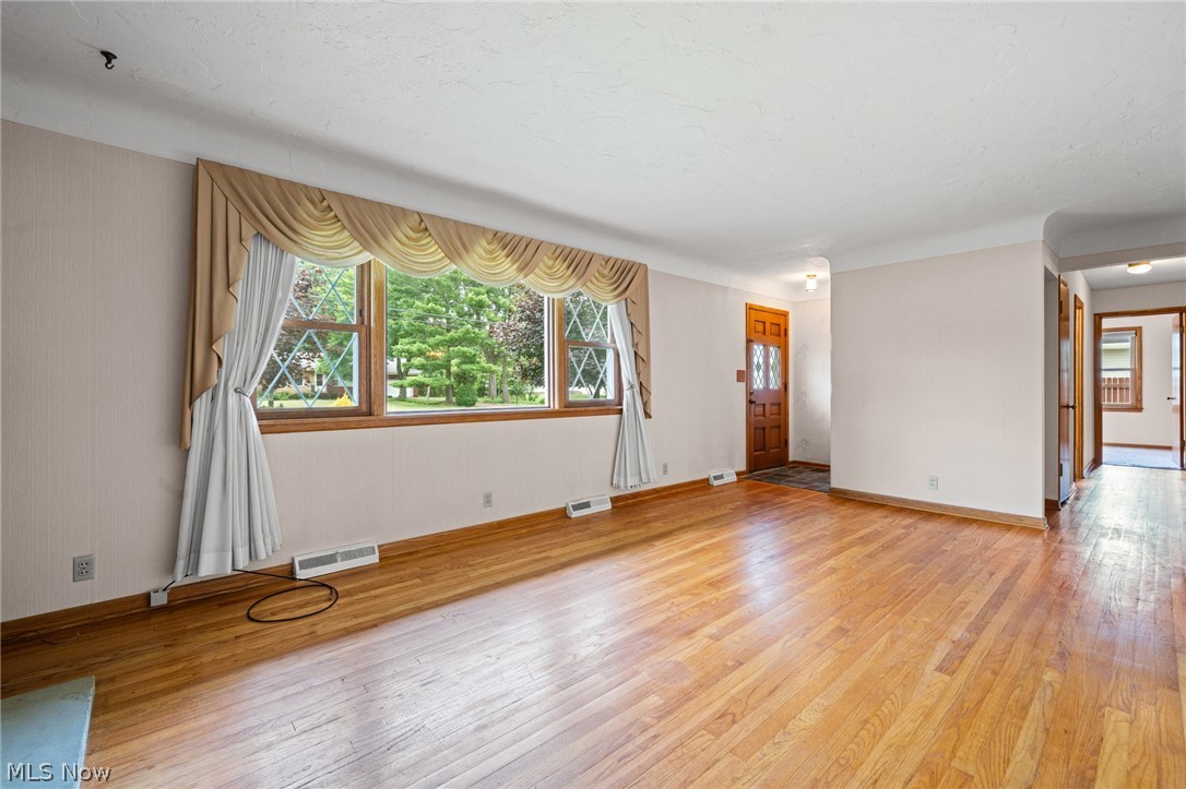 1978 Bassett Road Westlake OH 44145