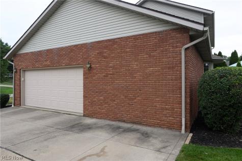 3176 Carie Hill Circle NW Massillon OH 44646