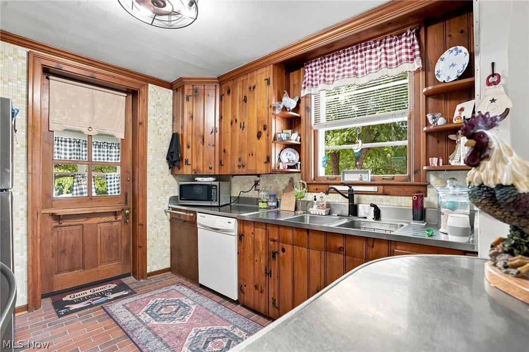 70 W School Street Mcconnelsville OH 43756