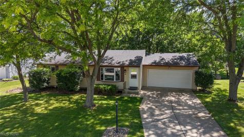 18765 Hearthstone Drive Strongsville OH 44136