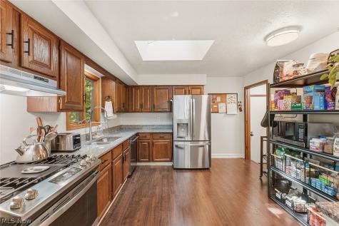 18765 Hearthstone Drive Strongsville OH 44136
