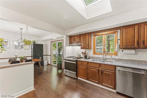 18765 Hearthstone Drive Strongsville OH 44136