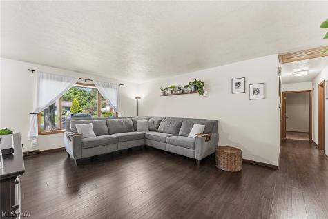 18765 Hearthstone Drive Strongsville OH 44136