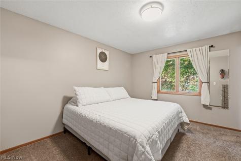 18765 Hearthstone Drive Strongsville OH 44136