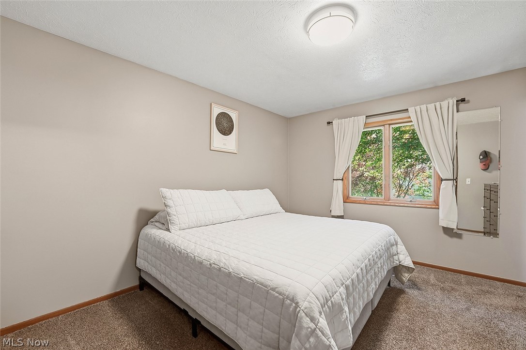 18765 Hearthstone Drive Strongsville OH 44136