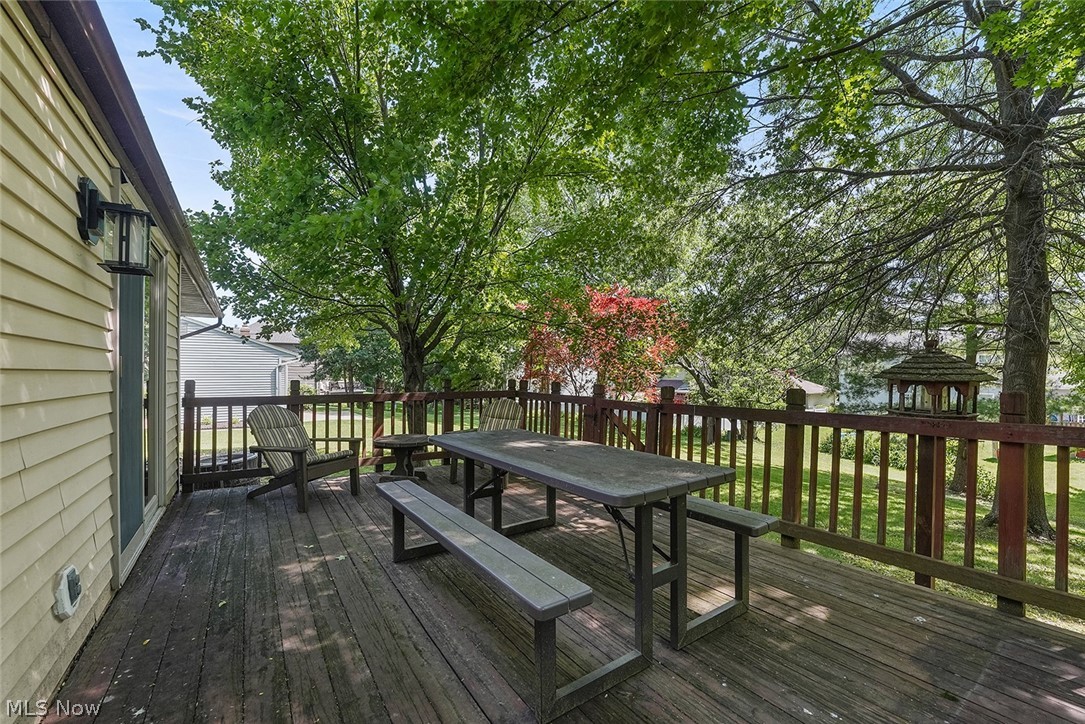 18765 Hearthstone Drive Strongsville OH 44136