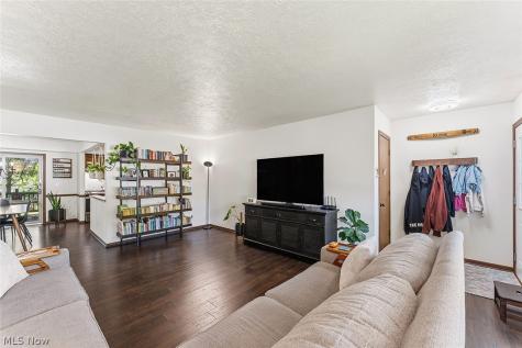 18765 Hearthstone Drive Strongsville OH 44136