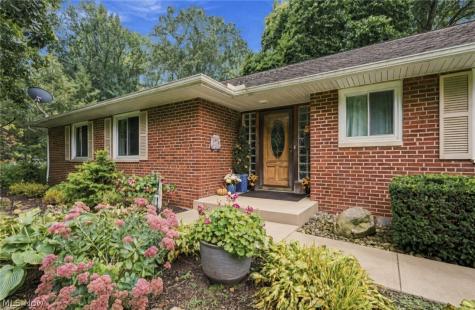 5988 Louis Drive North Olmsted OH 44070