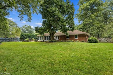5988 Louis Drive North Olmsted OH 44070