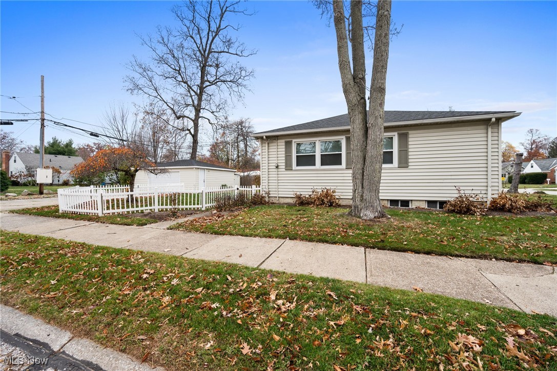 610 Juneway Drive Bay Village OH 44140