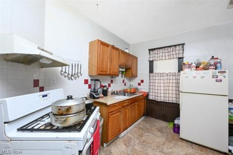 4132 Robert Avenue Cleveland OH 44109