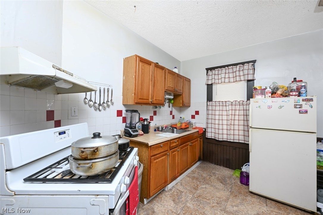 4132 Robert Avenue Cleveland OH 44109