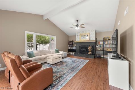 212 Parkwood Avenue Avon Lake OH 44012