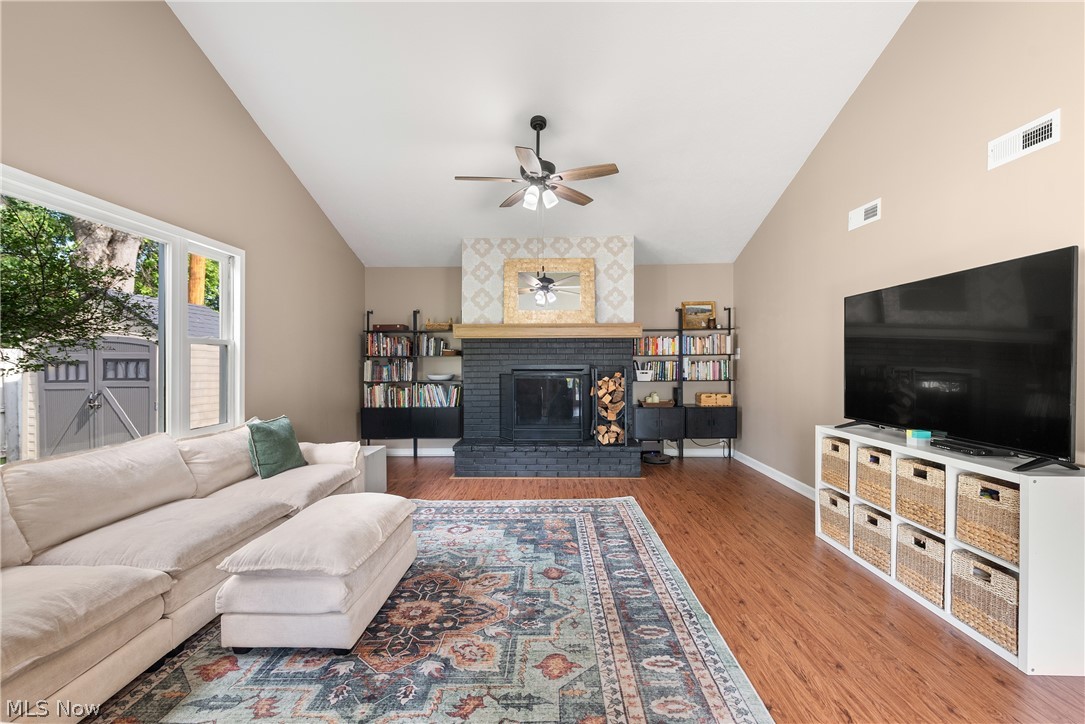 212 Parkwood Avenue Avon Lake OH 44012