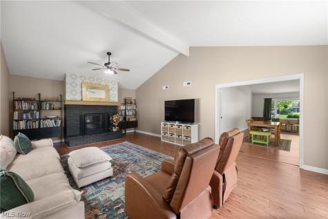 212 Parkwood Avenue Avon Lake OH 44012