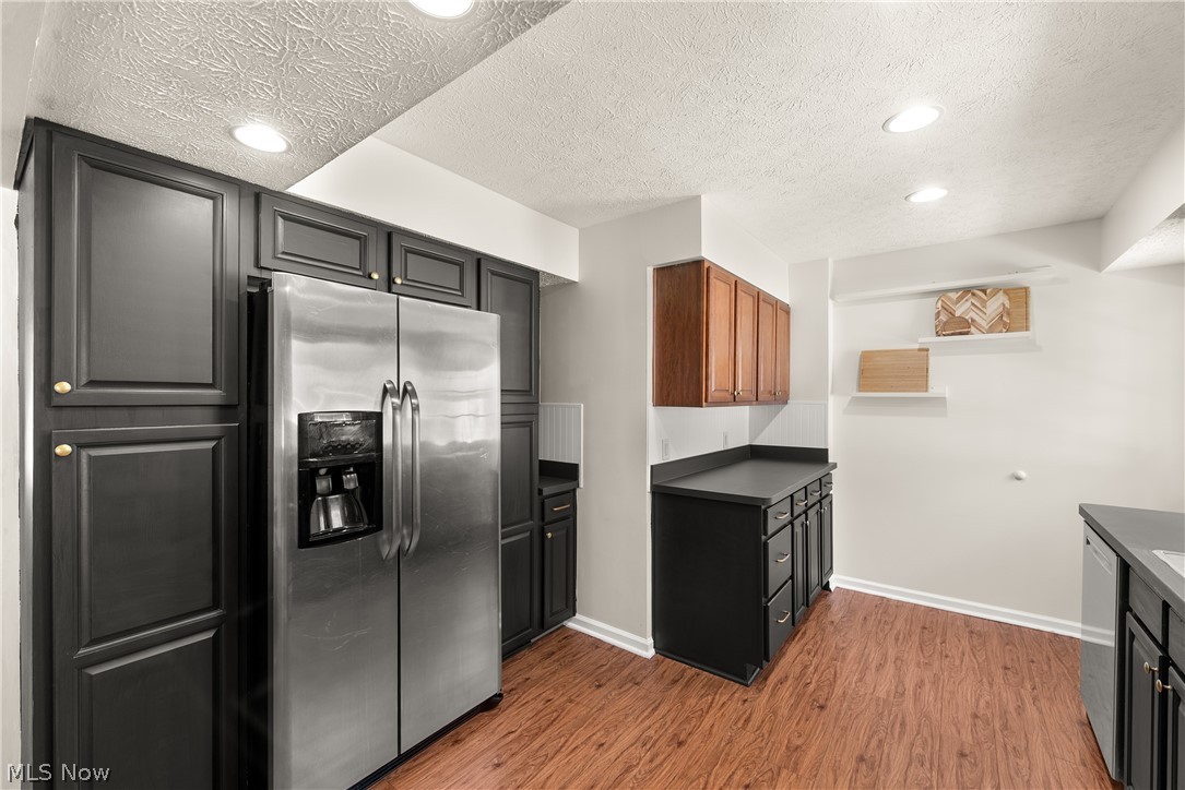 212 Parkwood Avenue Avon Lake OH 44012