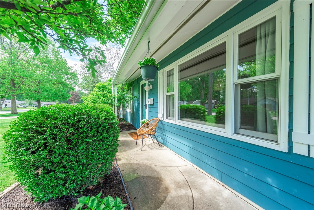 212 Parkwood Avenue Avon Lake OH 44012