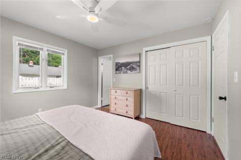212 Parkwood Avenue Avon Lake OH 44012
