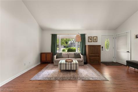 212 Parkwood Avenue Avon Lake OH 44012