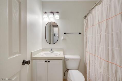 212 Parkwood Avenue Avon Lake OH 44012