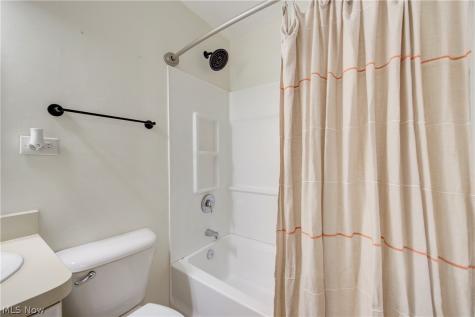 212 Parkwood Avenue Avon Lake OH 44012