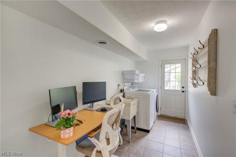 212 Parkwood Avenue Avon Lake OH 44012