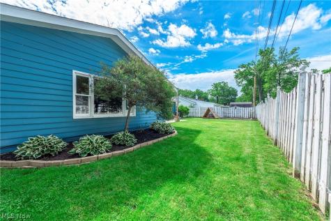 212 Parkwood Avenue Avon Lake OH 44012