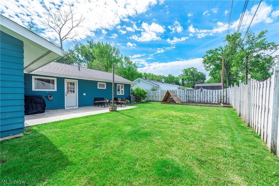 212 Parkwood Avenue Avon Lake OH 44012