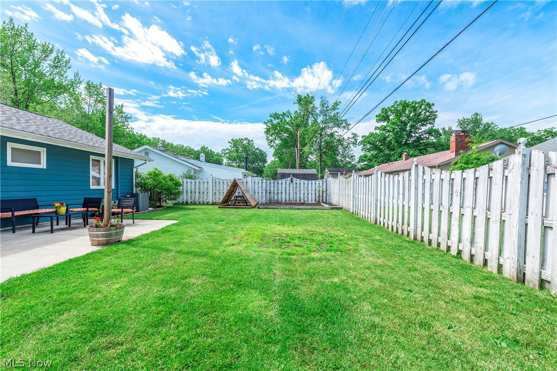 212 Parkwood Avenue Avon Lake OH 44012