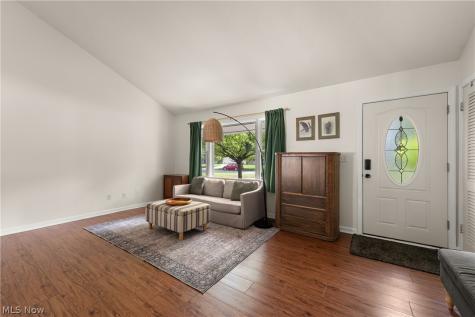 212 Parkwood Avenue Avon Lake OH 44012