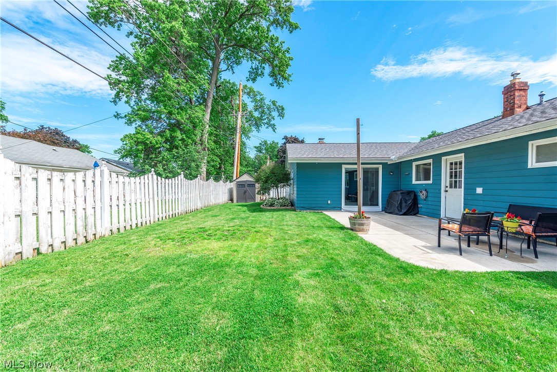 212 Parkwood Avenue Avon Lake OH 44012