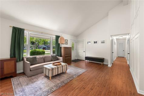 212 Parkwood Avenue Avon Lake OH 44012